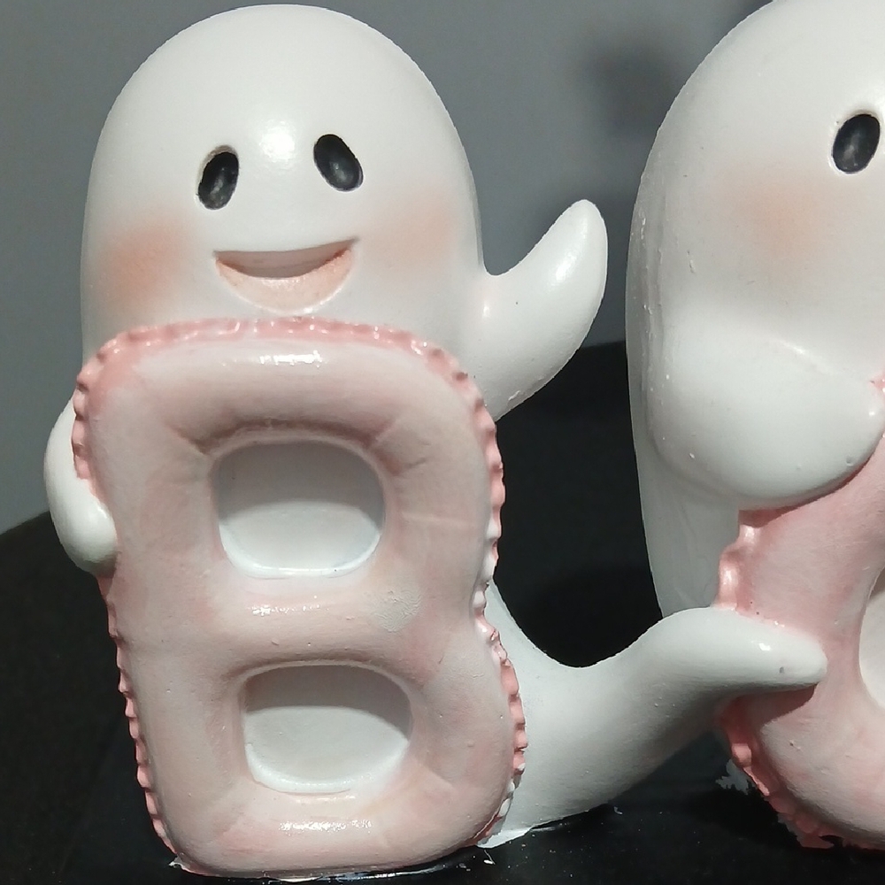 Charming Pink and White Ghost BOO Figurine - Festive Home Decor NWT - Picture 3 of 6